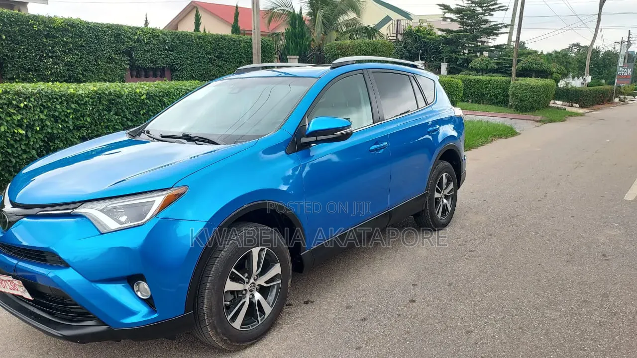 Toyota RAV4 2018 Blue
