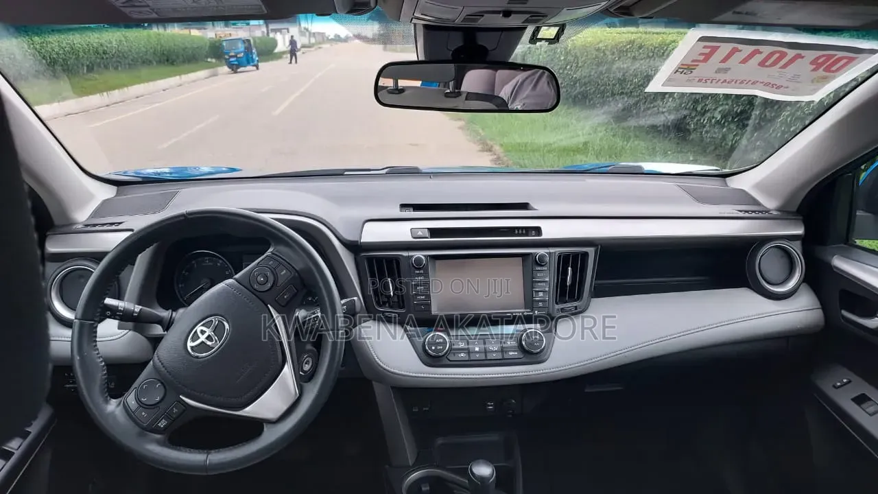 Toyota RAV4 2018 Blue