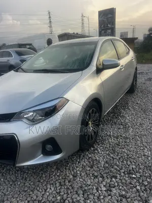 Toyota Corolla 2016 Red