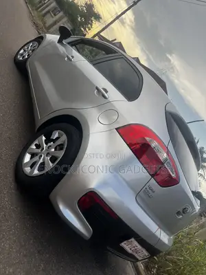 Kia Rio EX 4dr Hatchback (1.6L 4cyl 6A) 2016 Silver