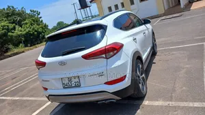 Hyundai Tucson 2017 White