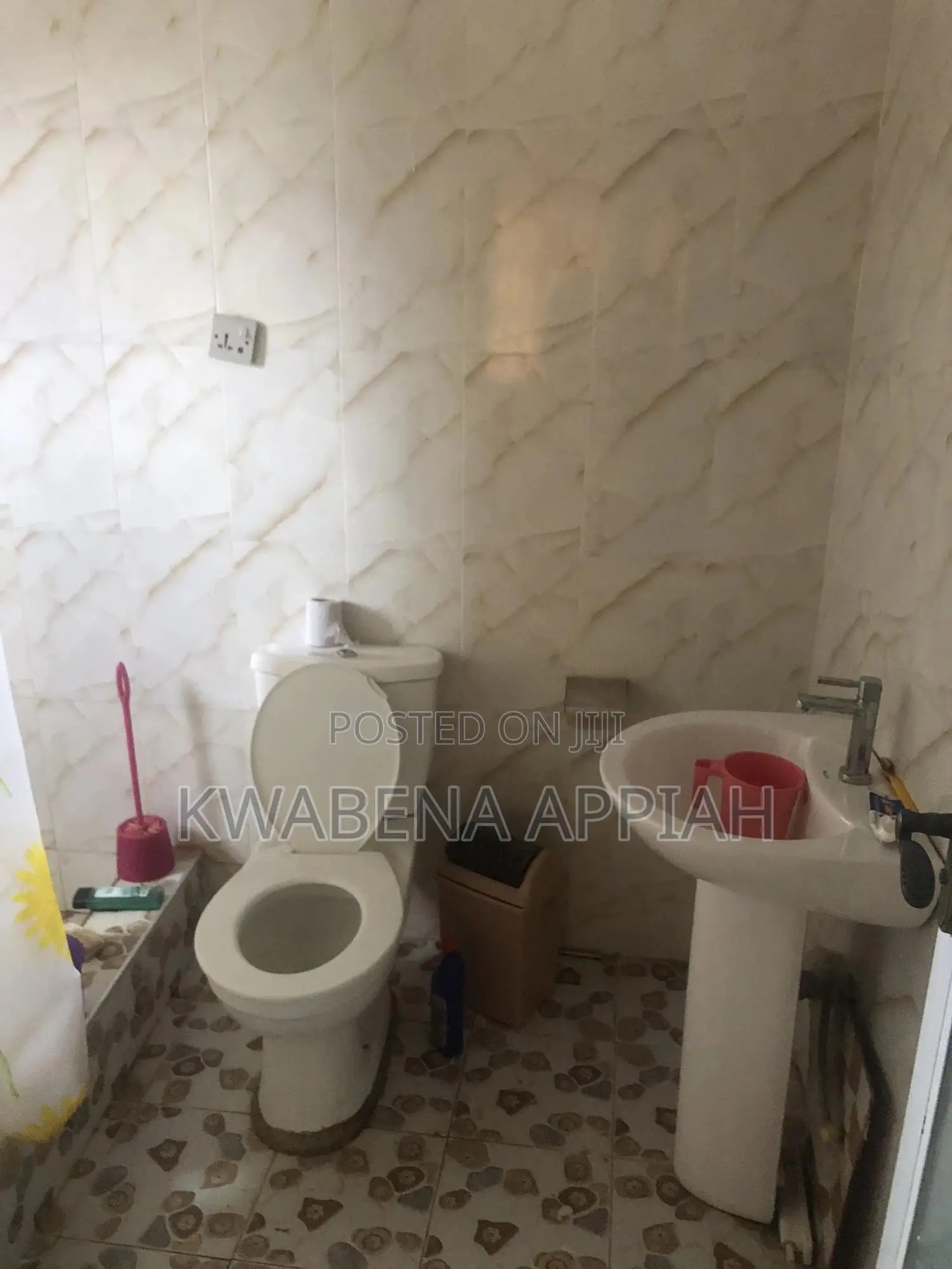 5bdrm House in Mark Estate At, Kumasi Metropolitan for sale