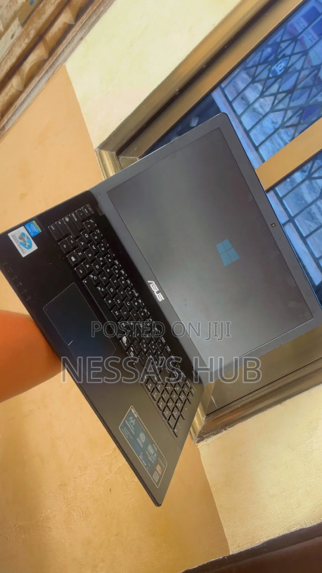 Laptop Asus E406SA 4GB Intel Core i3 HDD 500GB