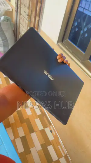 Laptop Asus E406SA 4GB Intel Core i3 HDD 500GB