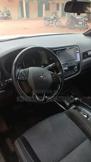 Mitsubishi Outlander SE FWD 2018 White