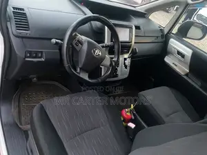 Toyota Voxy V 2WD 8-Seater 2013 White