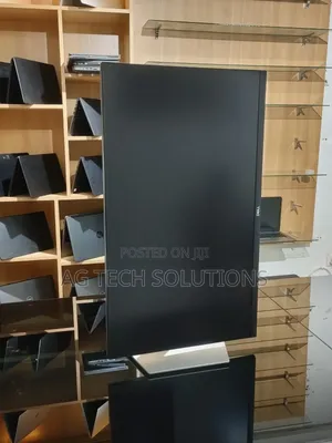 Dell Ultrasharp 27 Inches Edgeless Monitor
