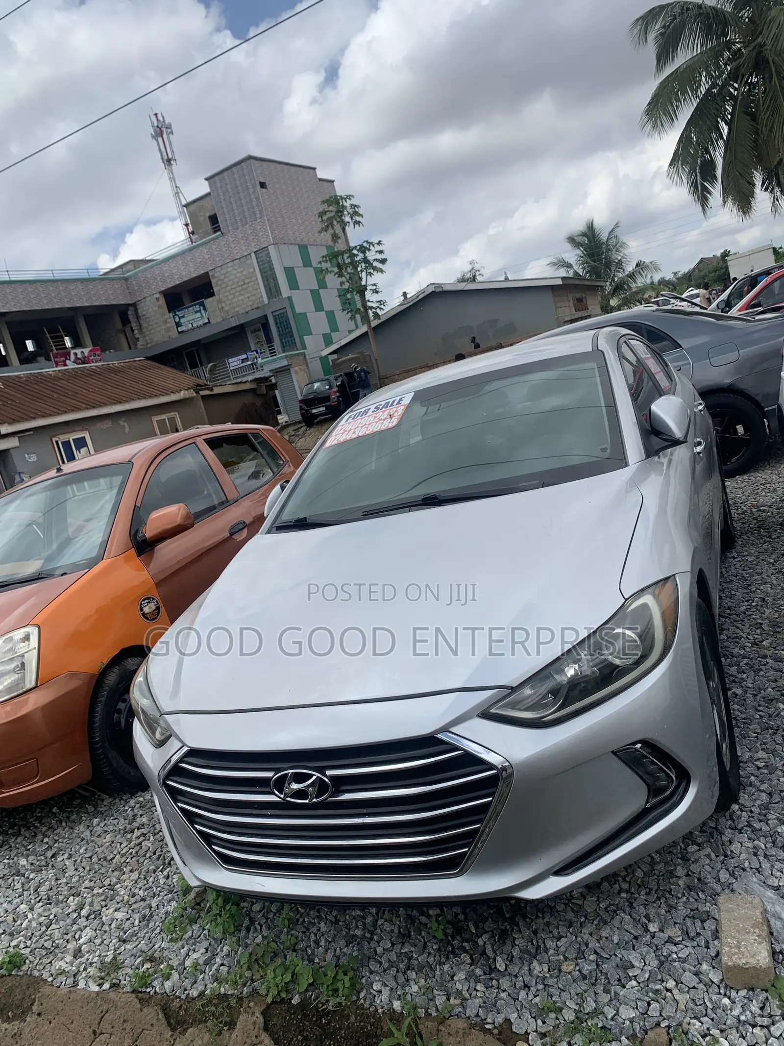 Hyundai Elantra SE Sedan FWD (2.0L 4cyl 6M) 2017 Silver