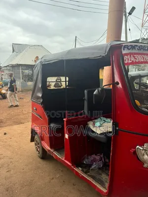 TVS Apache 180 RTR 2025 Red