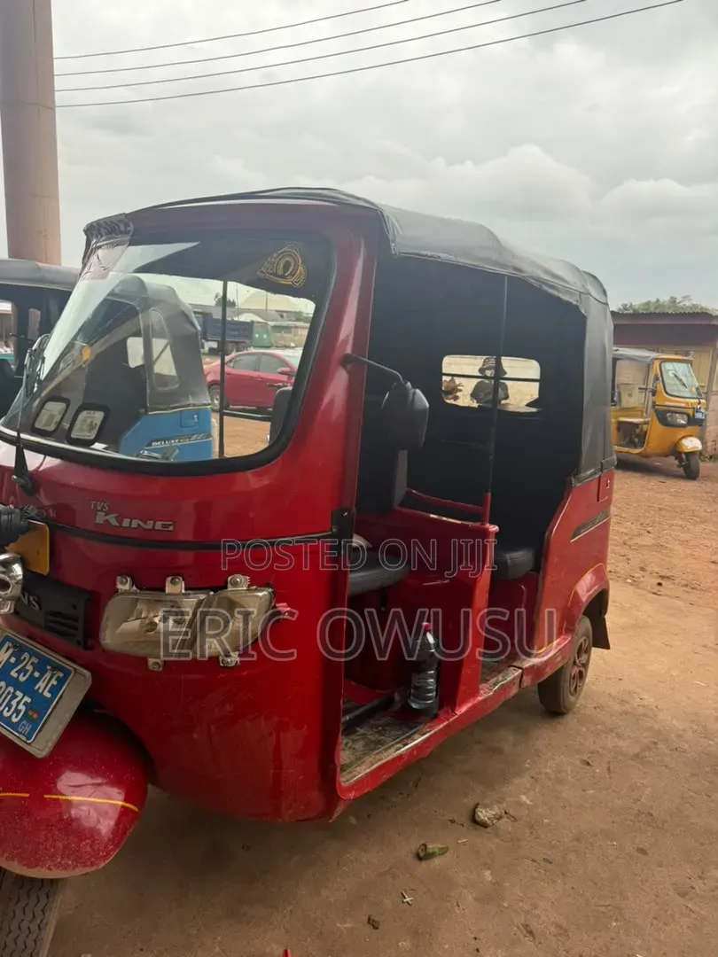 TVS Apache 180 RTR 2025 Red