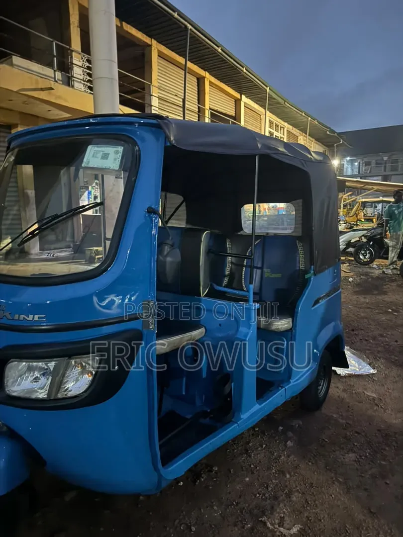 TVS Apache 160 4V 2025 Blue
