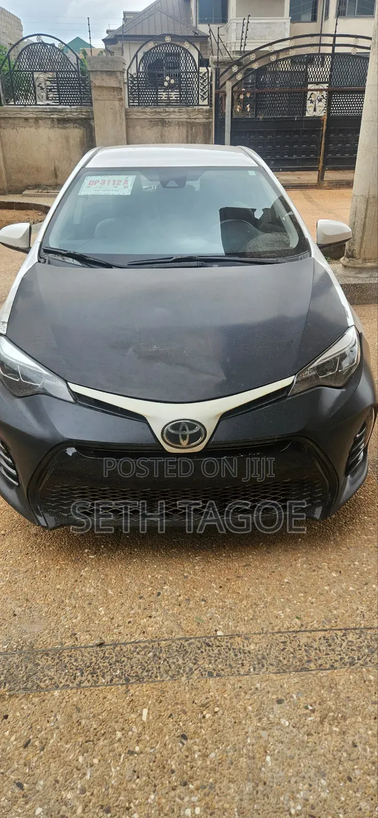 Toyota Corolla LE (1.8L 4cyl 2A) 2018 White