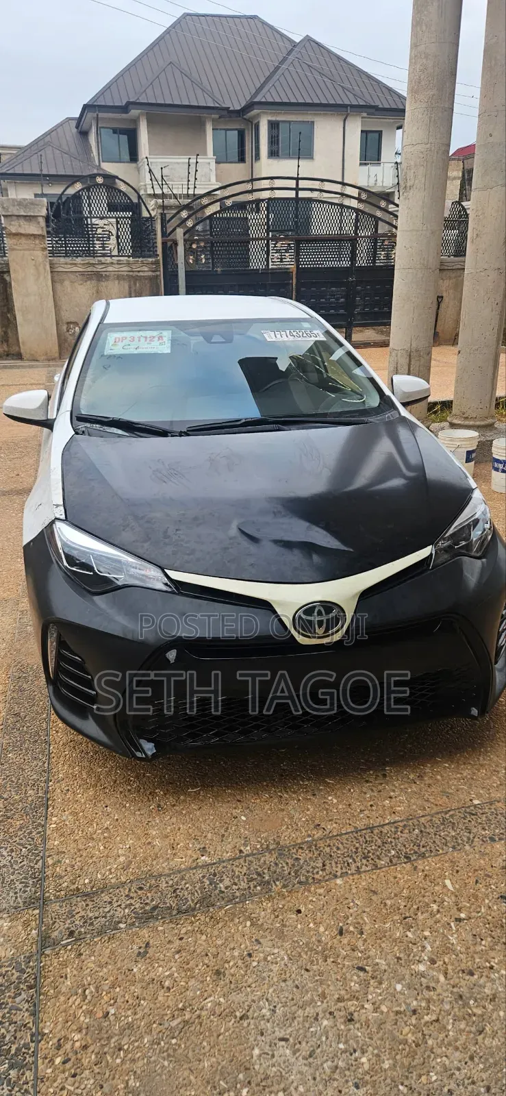 Toyota Corolla LE (1.8L 4cyl 2A) 2018 White