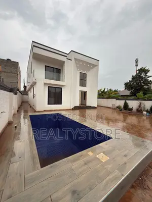 5bdrm House in Adenta, Accra Metropolitan for sale