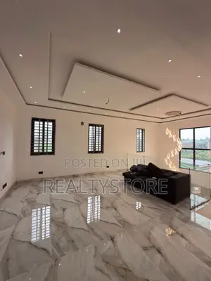 5bdrm House in Adenta, Accra Metropolitan for sale