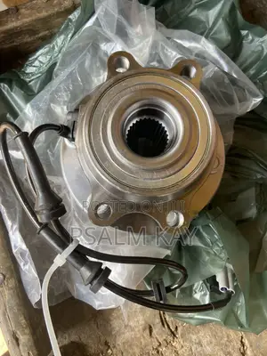 Navara /Pathfinder 2006,2007,2008,2009,2010,2011,2012 Front Wheel Hubs