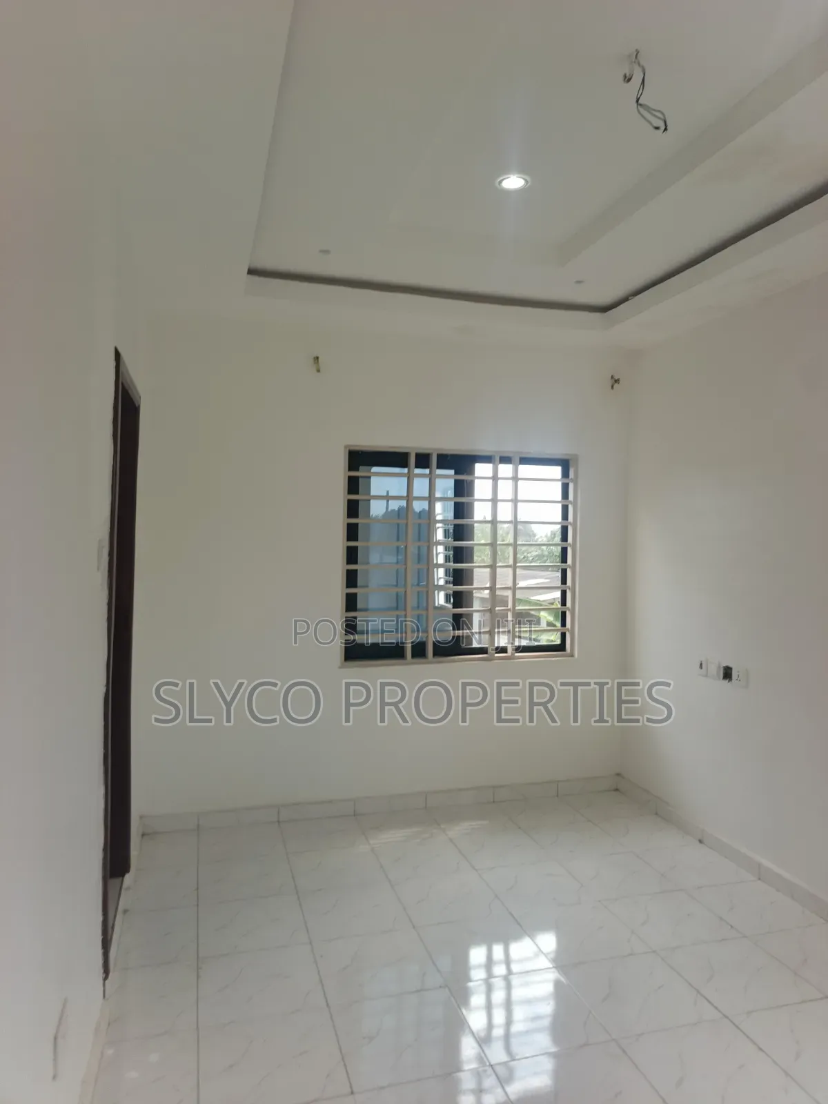 2bdrm Apartment in Adweso Ssnit, New-Juaben Municipal for rent