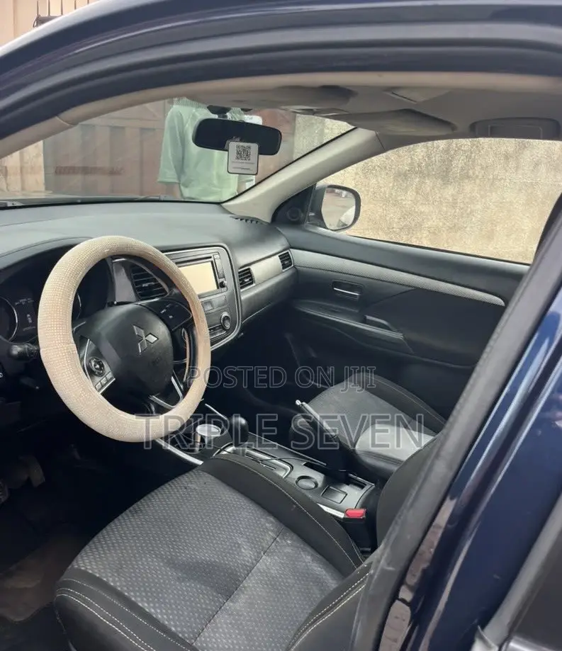 Mitsubishi Outlander 2017 Blue