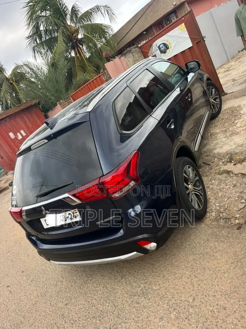 Mitsubishi Outlander 2017 Blue