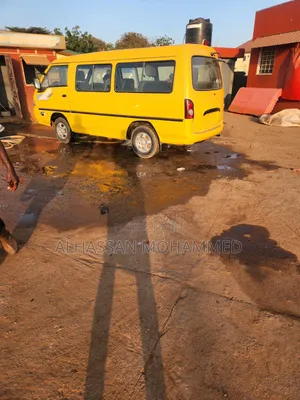 Hyundai H-100 2003 Yellow