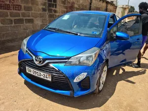 Toyota Yaris 2016 Blue