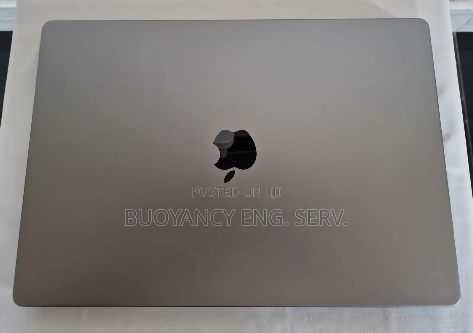 Laptop Apple MacBook Pro 2021 M1 16GB Apple M1 Pro SSD 512GB