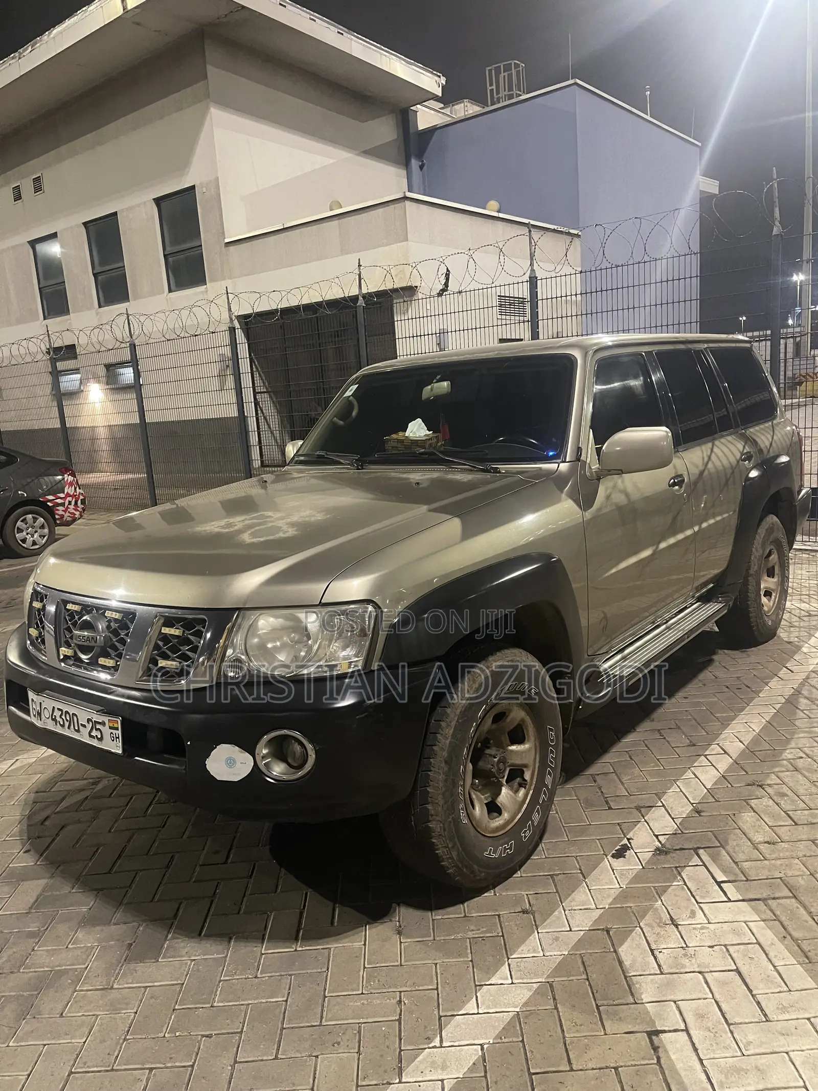 Nissan Patrol 2010 Gold