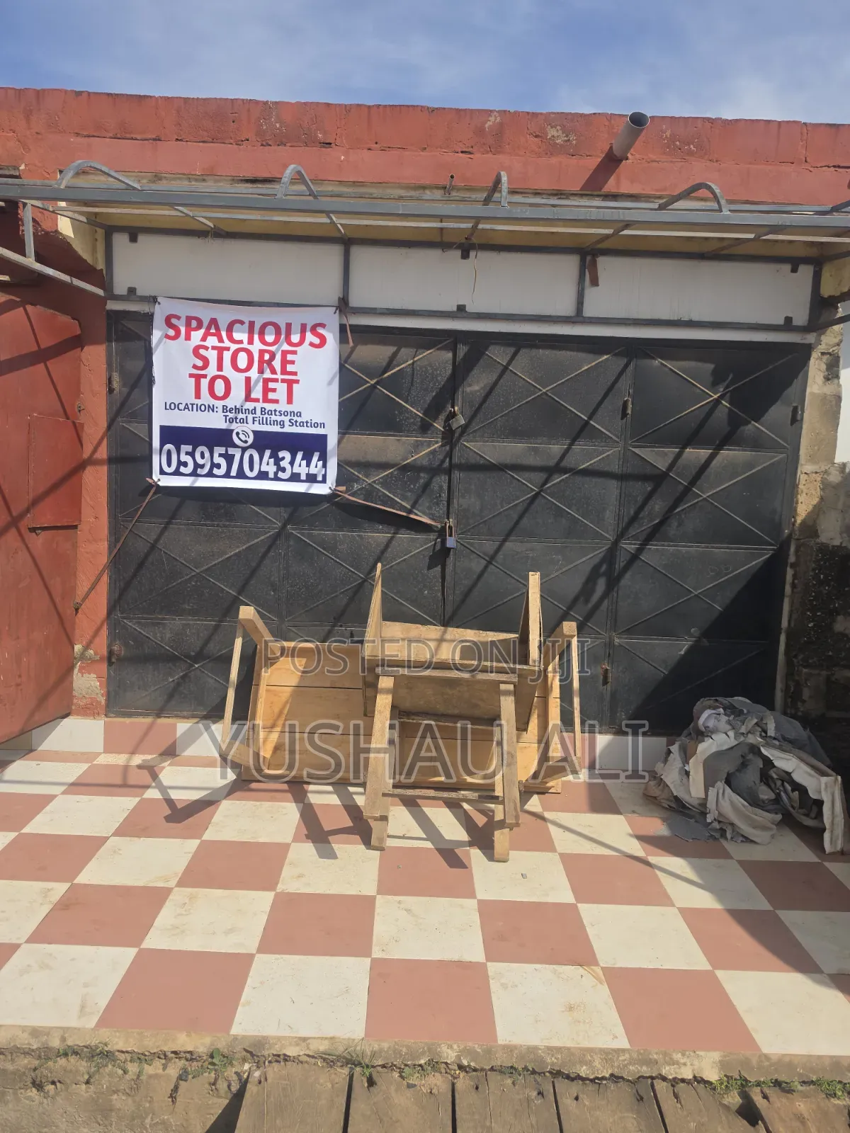 Spacious Store to Let