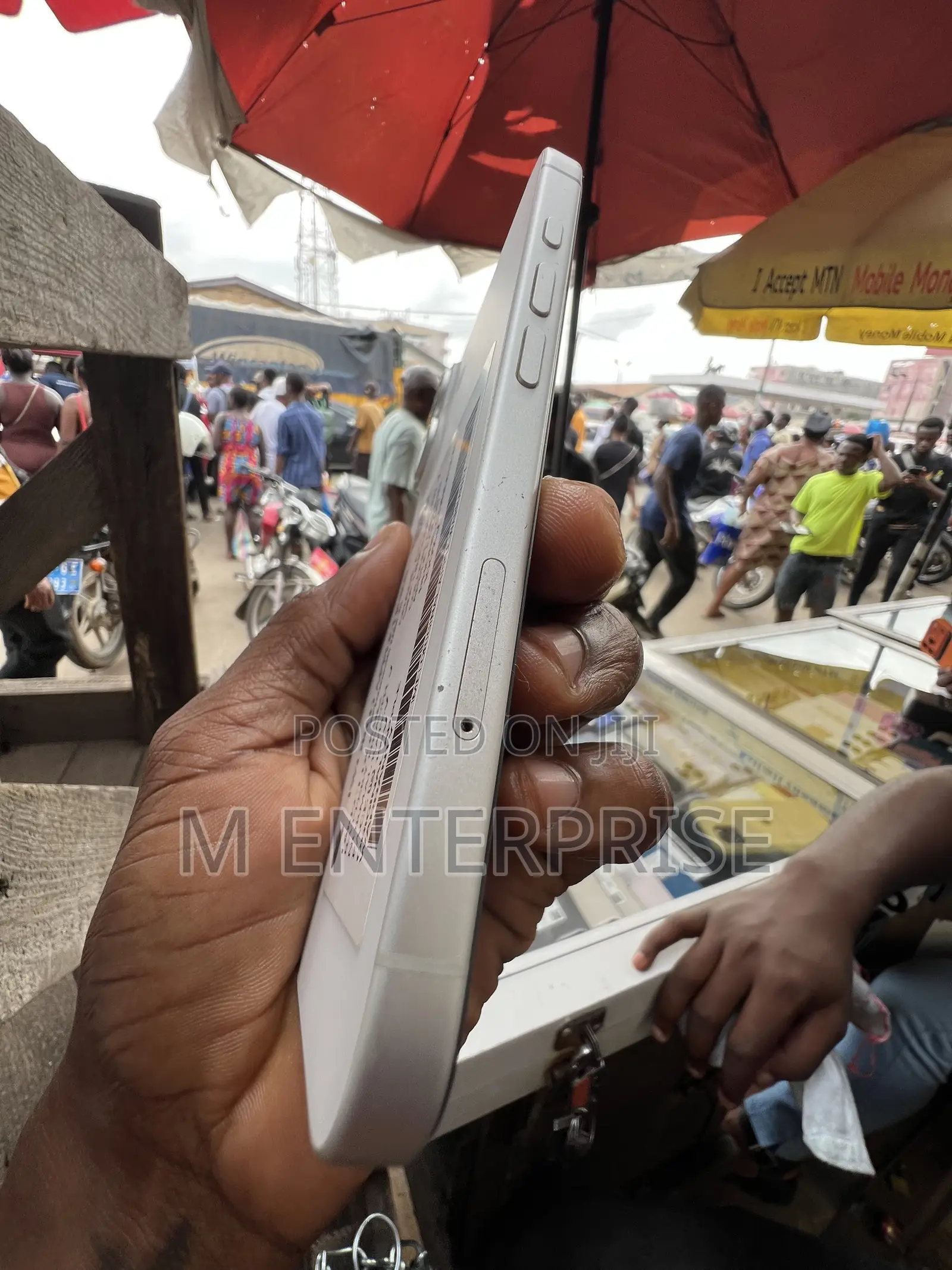 Apple iPhone 16 128 GB White