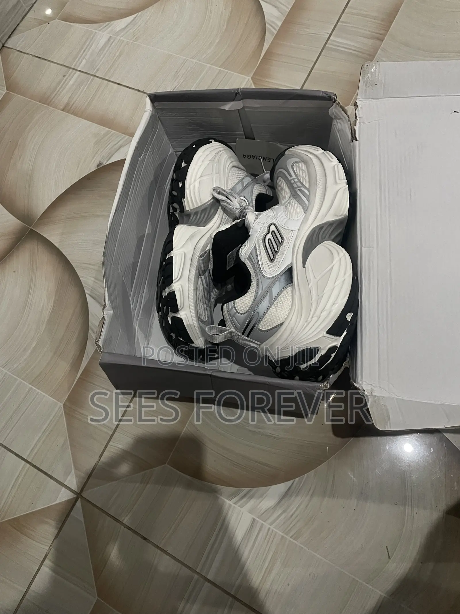 Balenciaga 10XL Super Chunky Sneaker (White / Silver)
