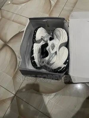 Balenciaga 10XL Super Chunky Sneaker (White / Silver)
