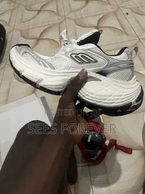 Balenciaga 10XL Super Chunky Sneaker (White / Silver)