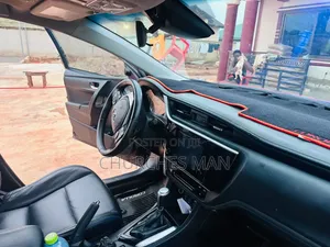 Toyota Corolla L (1.8L 4cyl 2A) 2018 Black