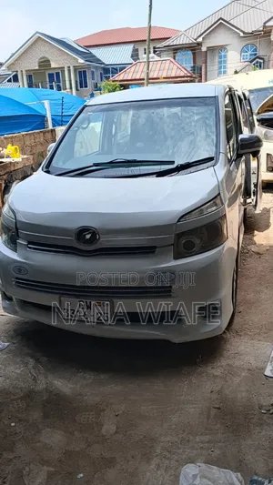 Toyota Voxy 2013 White