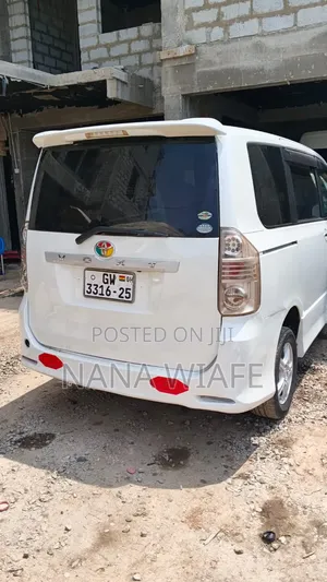 Toyota Voxy 2013 White