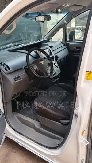 Toyota Voxy 2013 White
