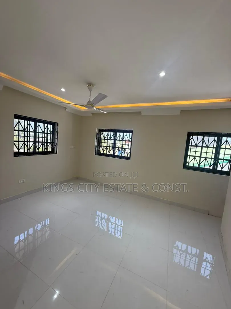 3bdrm House in Kings City Estate, Pokuase for sale