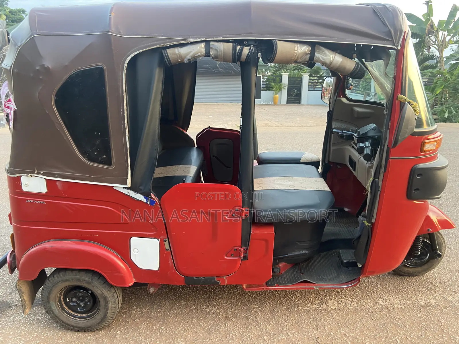 Bajaj RE 2026 Red
