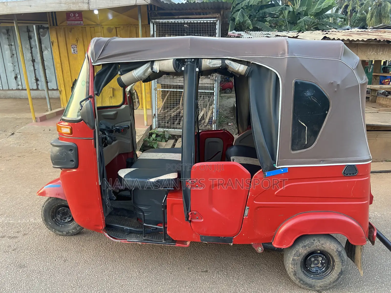 Bajaj RE 2026 Red