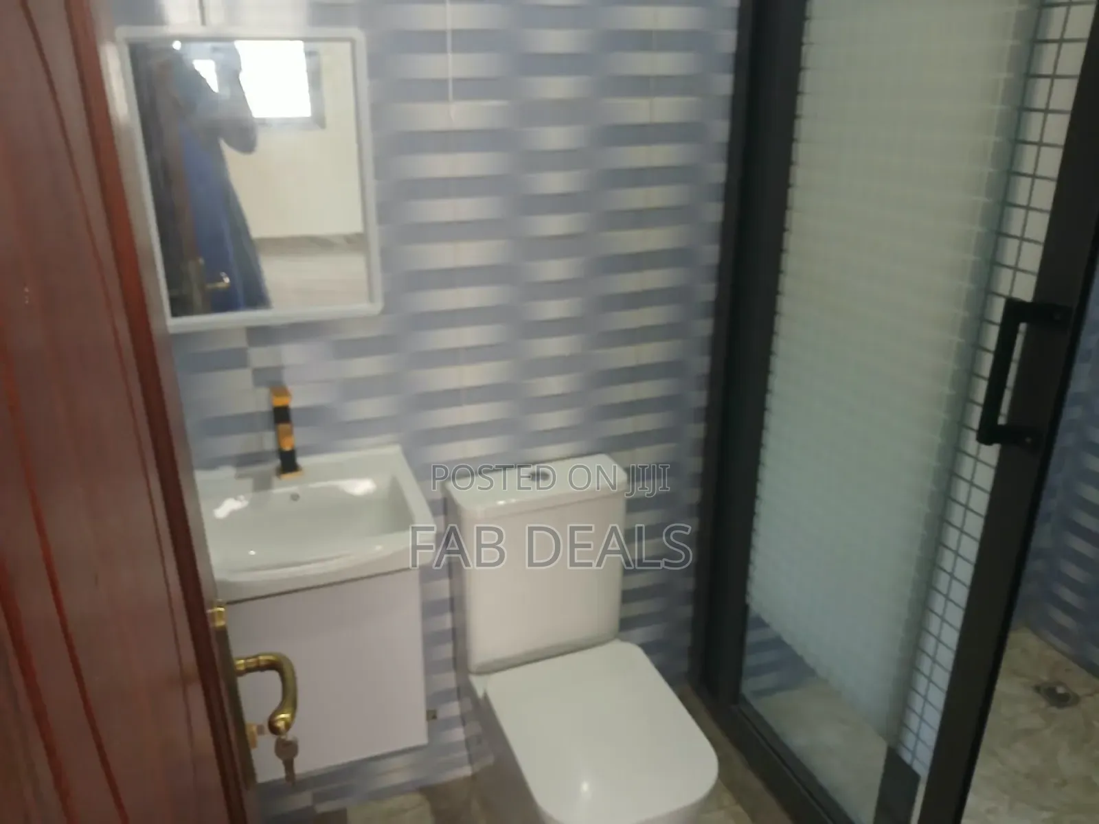 Furnished 4bdrm Apartment in Takoradi for sale