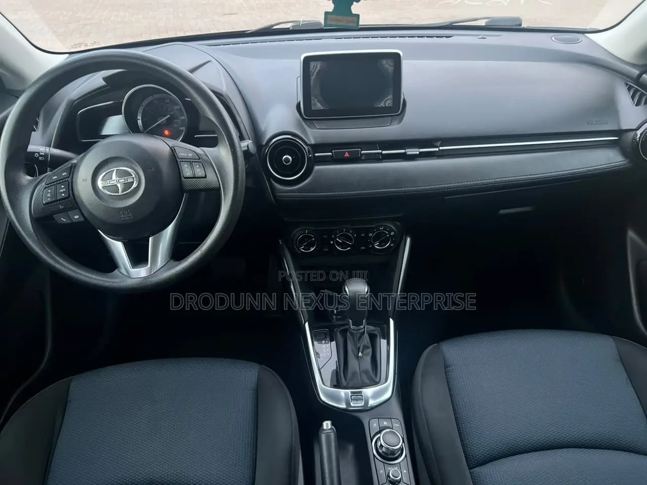 Scion iA Base 2016