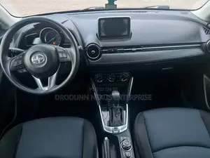 Scion iA Base 2016
