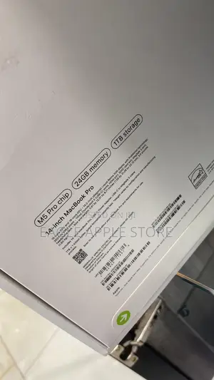 New Laptop Apple MacBook Pro 2025 M5 16GB Apple M5 SSD 1T