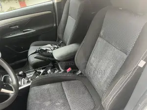 Mitsubishi Outlander ES FWD 2018 White