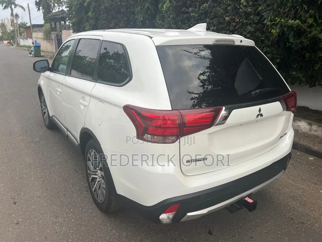 Mitsubishi Outlander ES FWD 2018 White
