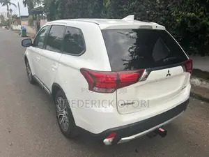 Mitsubishi Outlander ES FWD 2018 White