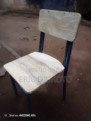 Metal Frame and Wood Students Desk