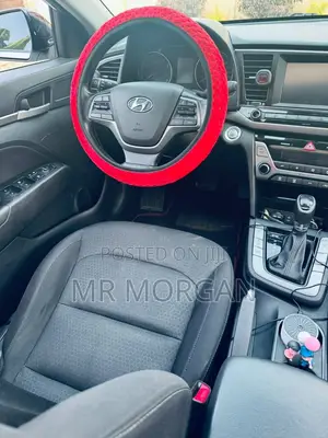 Hyundai Elantra SE Sedan FWD (2.0L 4cyl 6M) 2017 White