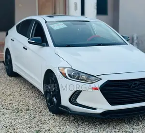 Hyundai Elantra SE Sedan FWD (2.0L 4cyl 6M) 2017 White