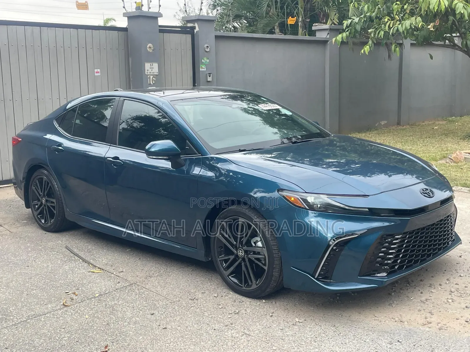 Toyota Camry 2025 Gray